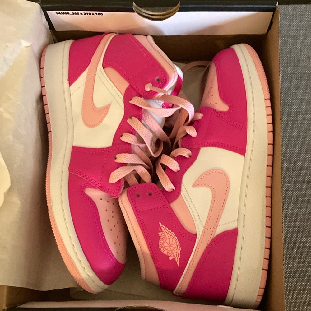 Nike Air Jordan 1 Mid Fierce Pink Sneakers